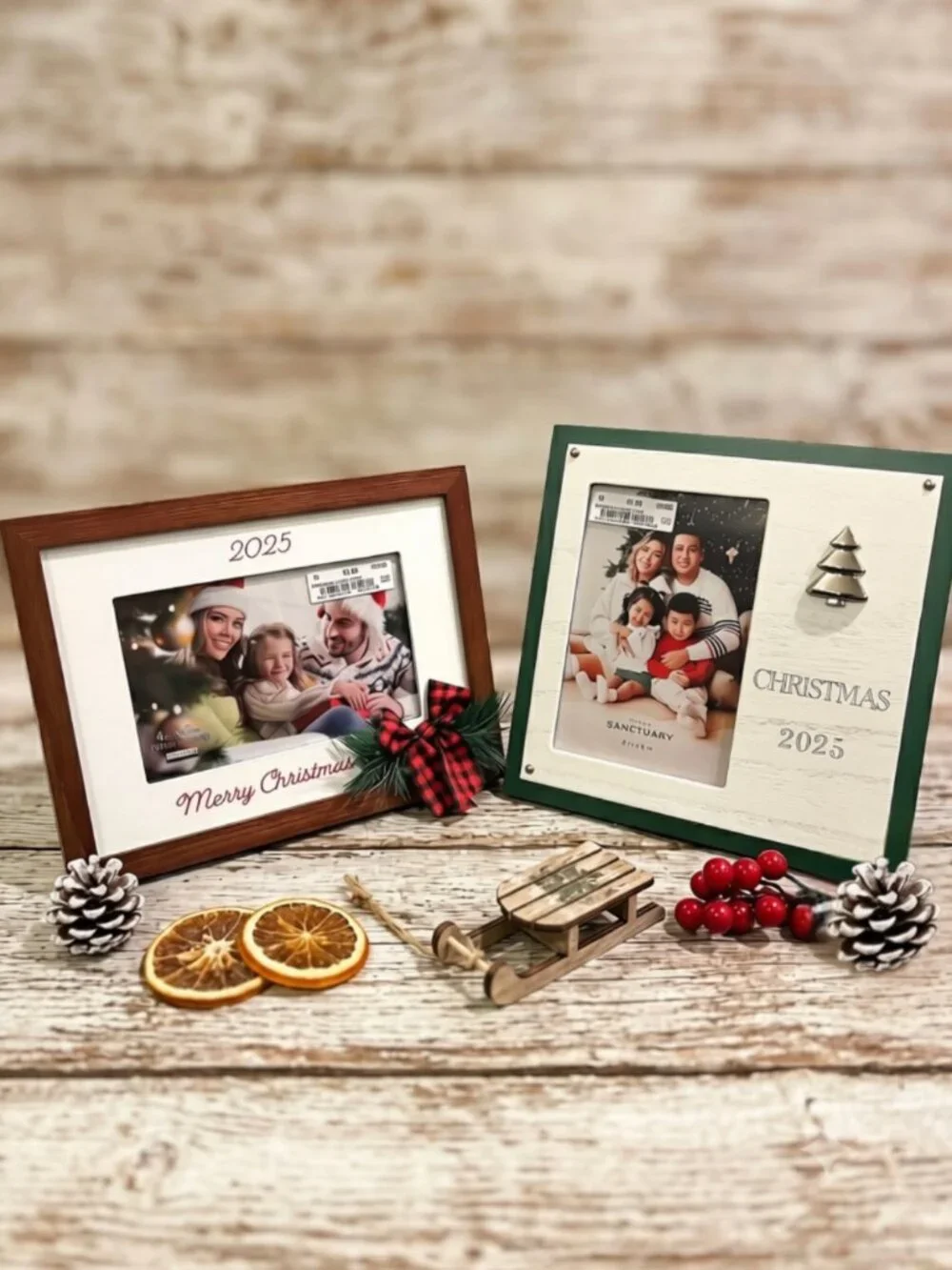 NWOT: Set of 2 | 2025 Christmas 4x6 Photo Frames